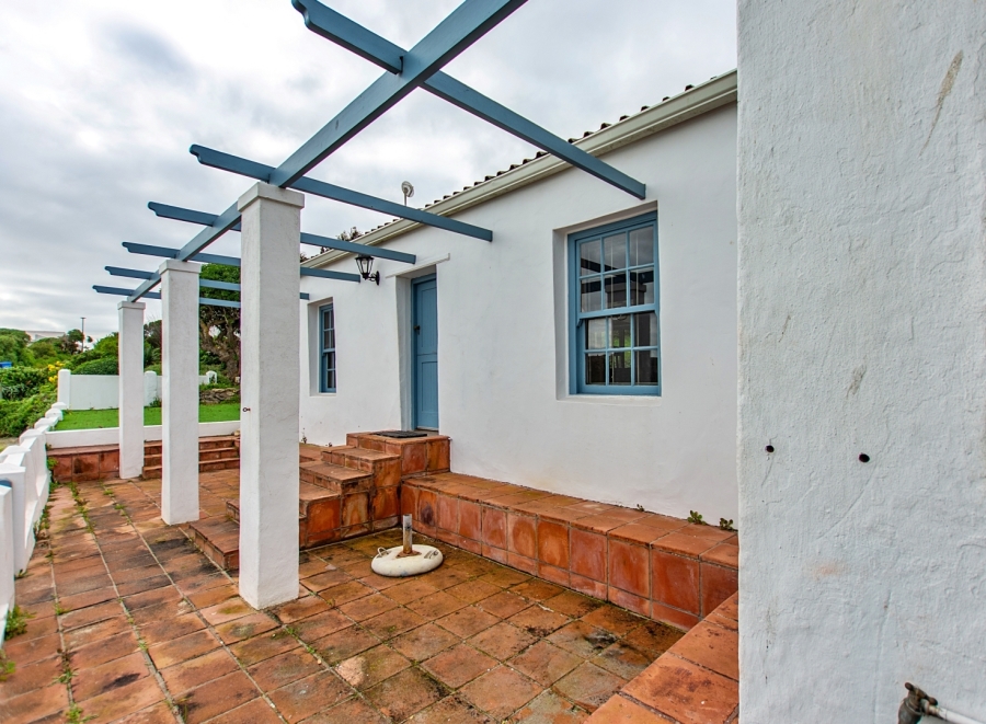 3 Bedroom Property for Sale in Middedorp Western Cape
